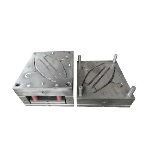 Custom Mold Gas Assist Inject Molding and Assisted Injection Mould for Clothes Hanger